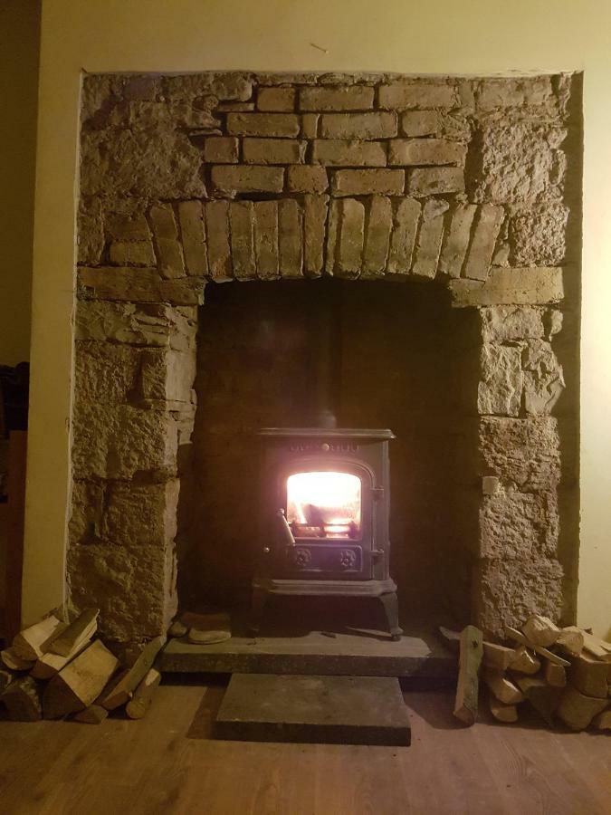 'Yellow Wood Micro Hostel-Eco Urban Bothy Style Very Basic But Cosy Redecorating But Cheap & Friendly Quiet Time Lockout 11Pm-7Am Bring Towel Or Hire Брекън Екстериор снимка